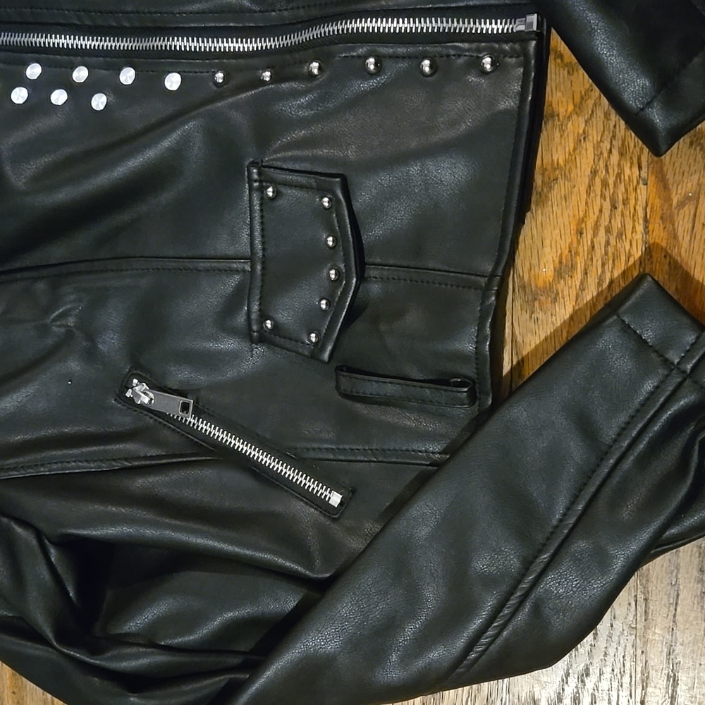 Forever 21 Jacket - Picture 3 of 8